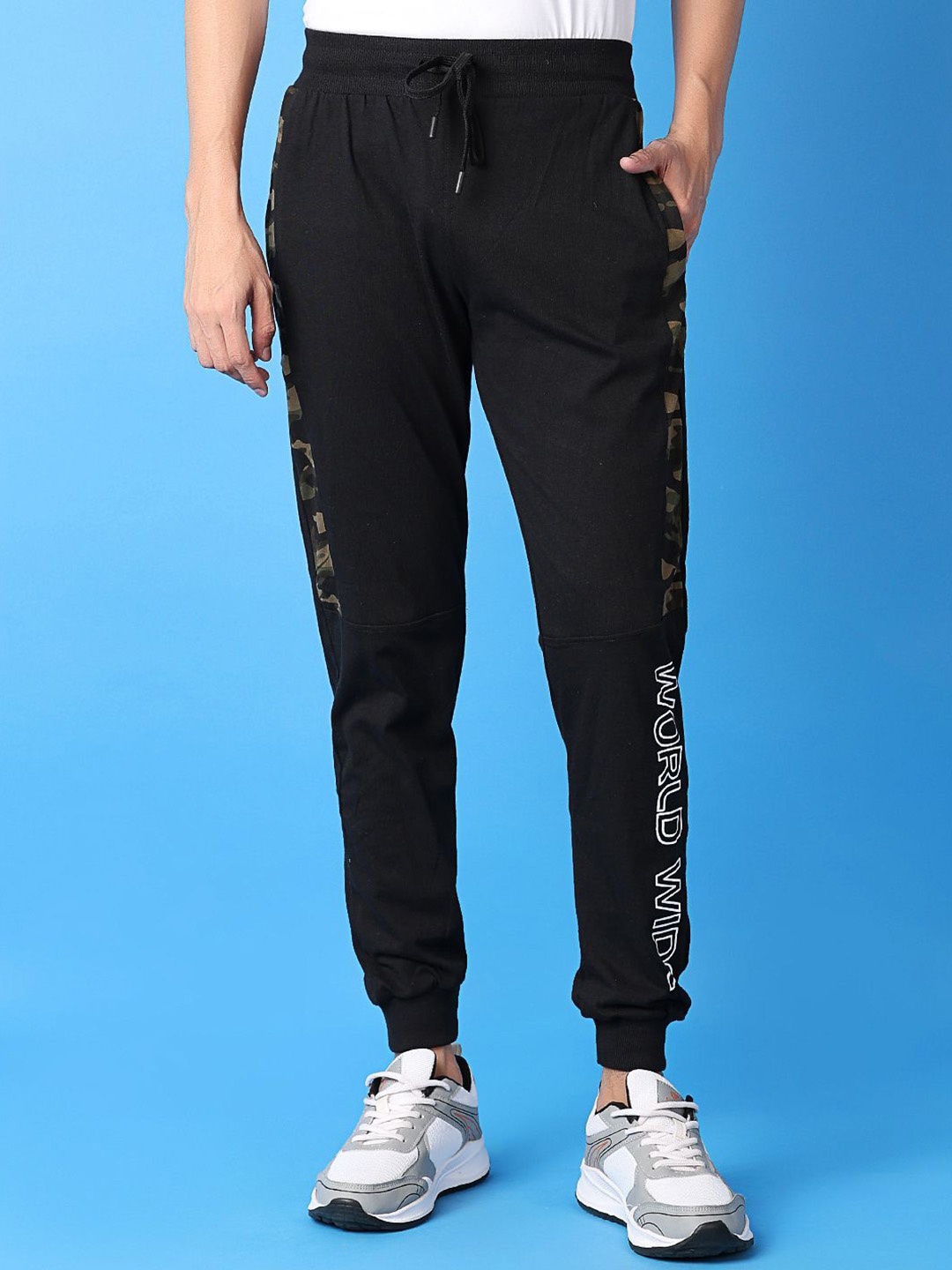 

V-Mart Men Colourblocked Mid-Rise Cotton joggers, Black