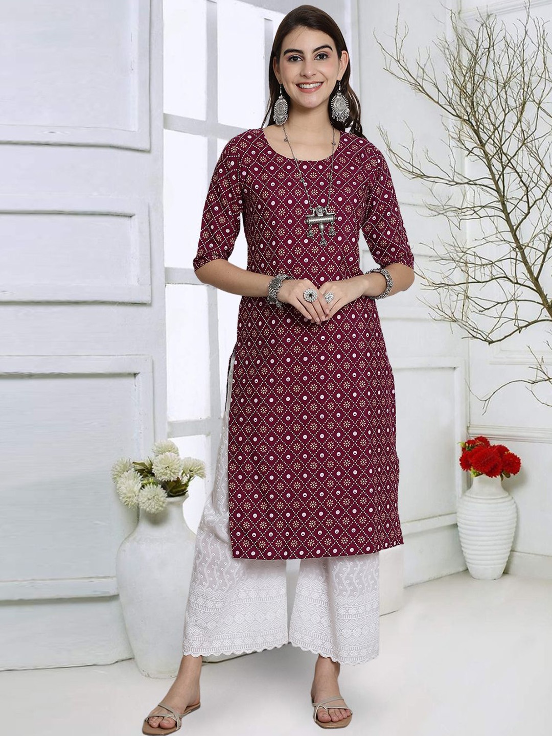 

7Threads Floral Printed Round Neck Straight Kurta, Maroon