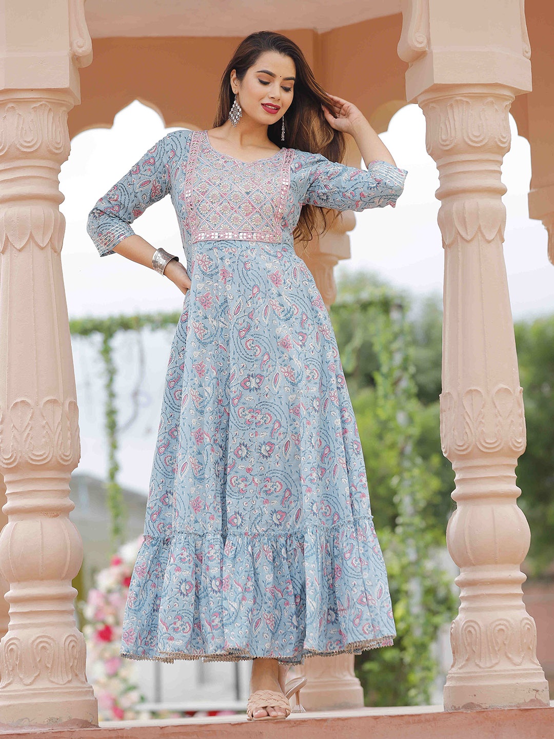 

QBO FASHION Women Floral Printed Floral Kurta, Blue