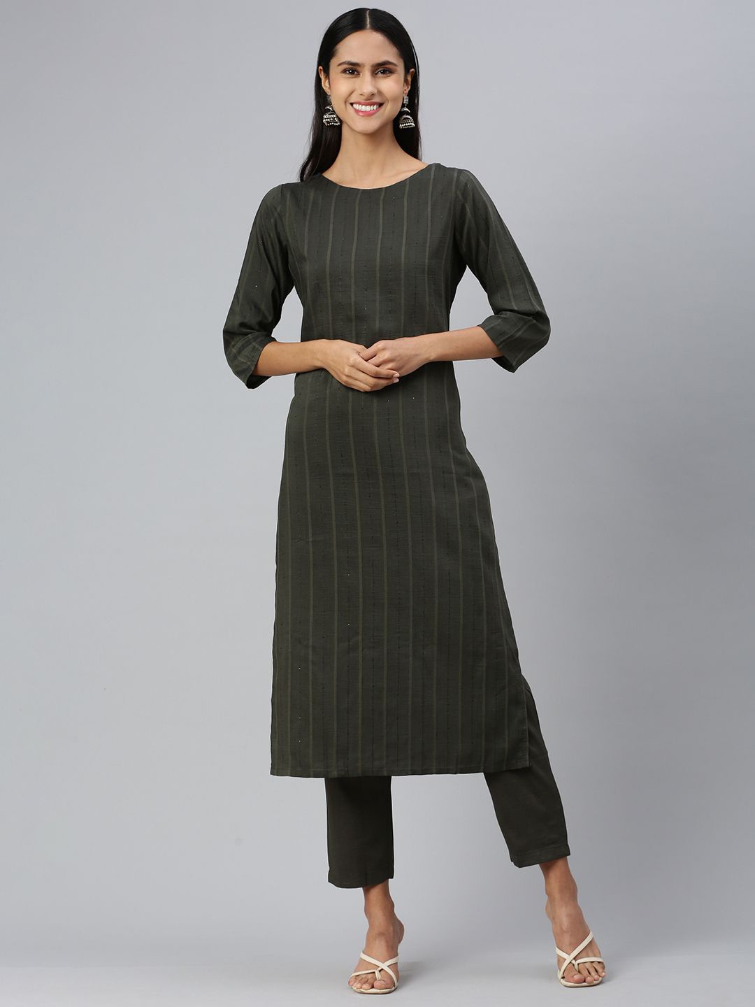 

HRITIKA Striped Sequinned Round Neck Straight Kurta with Trousers, Green