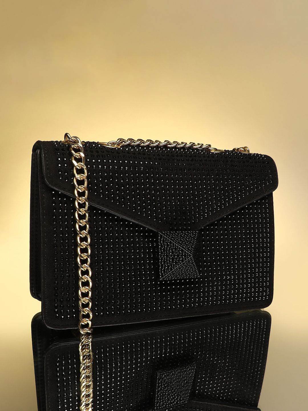 

HAUTE SAUCE by Campus Sutra Leather Structured Handheld Bag with Fringed, Black