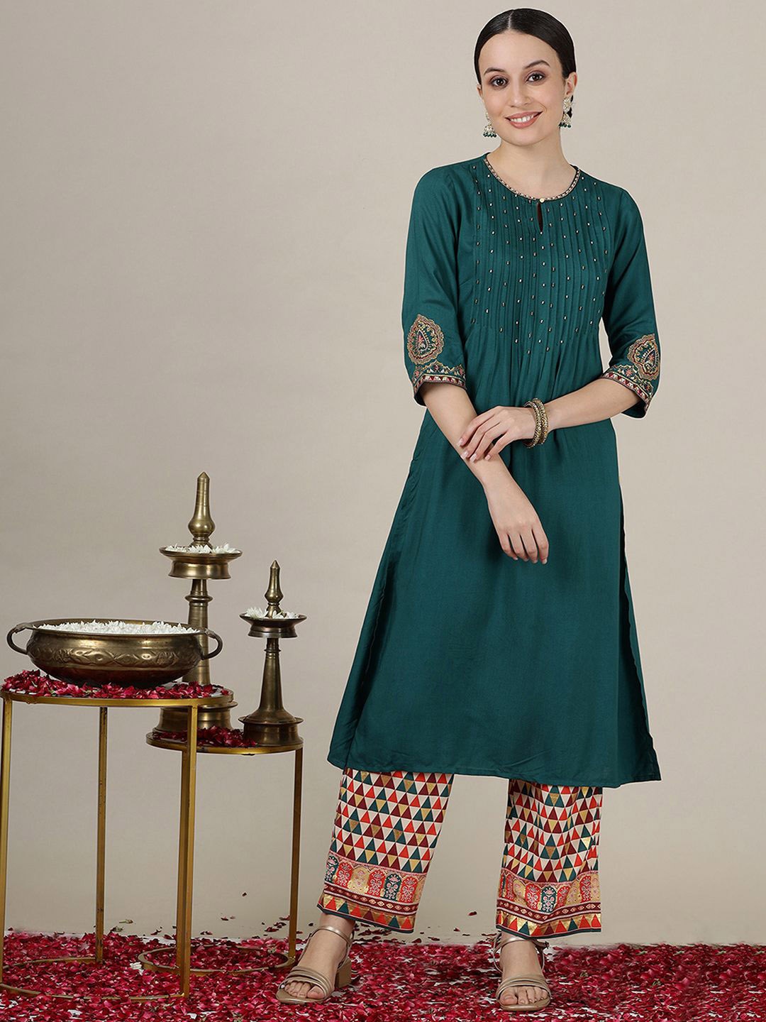 

AURELIA Women Thread Work Kurta, Green