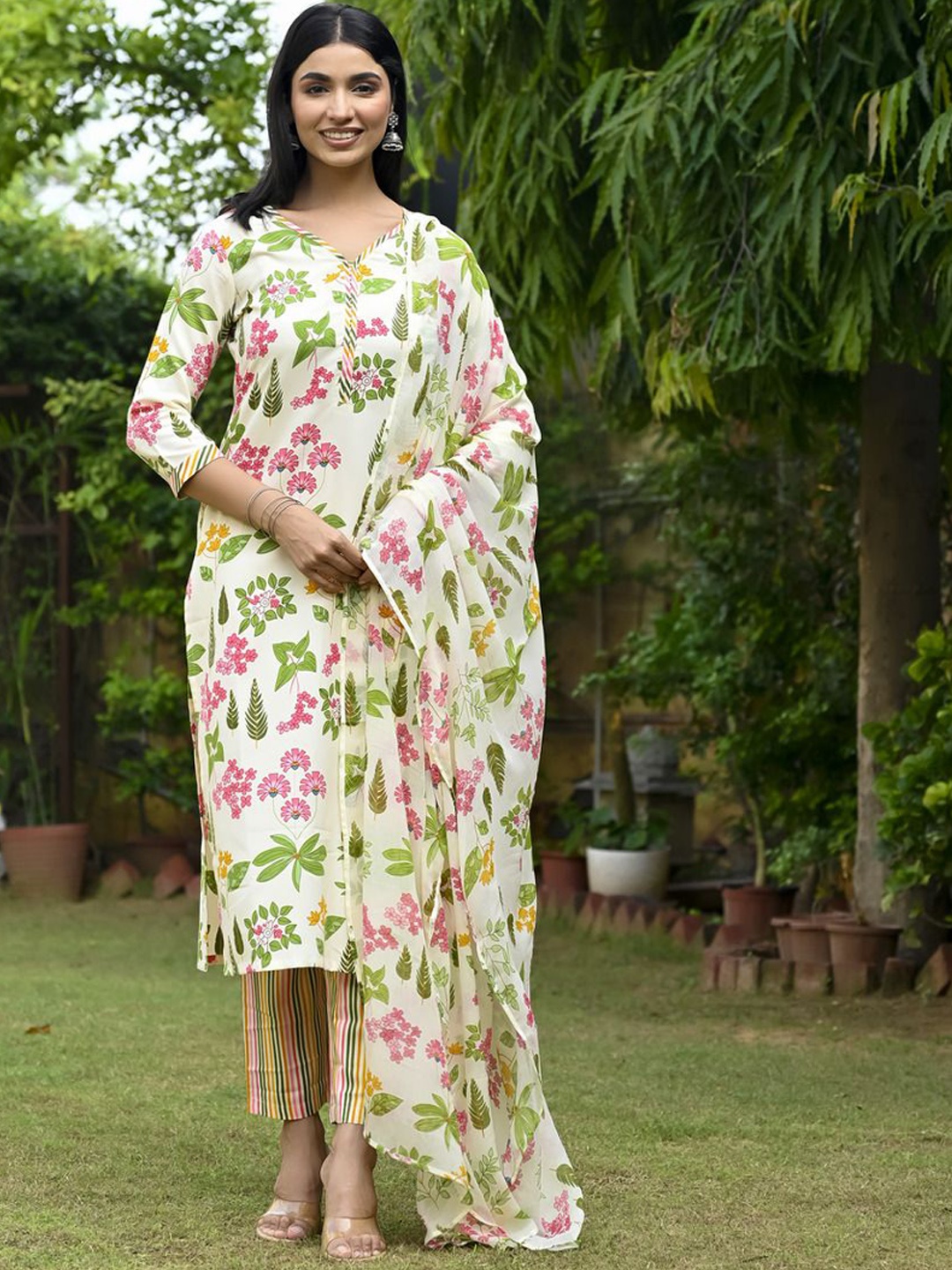 

GoSriKi Women Floral Printed Regular Kurta with Trousers & With Dupatta, Cream