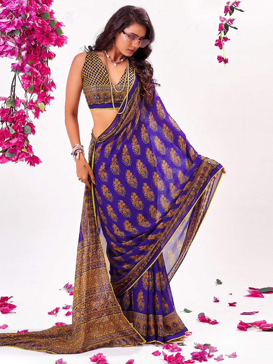 

Mitera Floral Poly Chiffon Saree, Blue