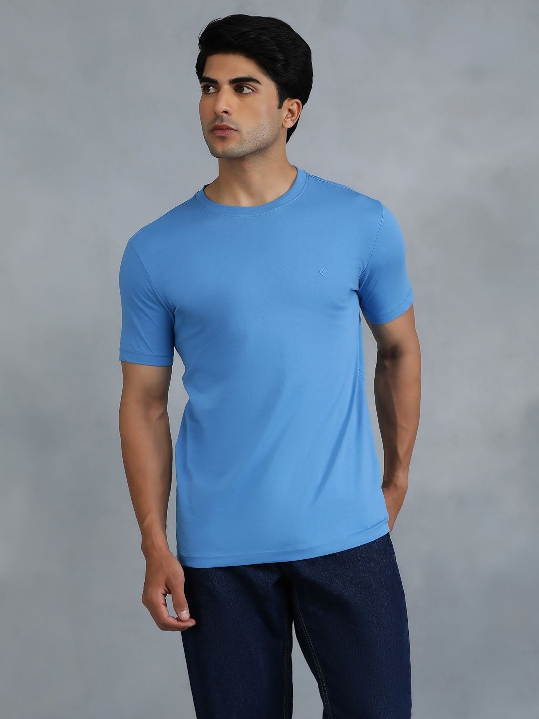 

Greenfibre Men Pure Cotton Pockets Slim Fit T-shirt, Blue