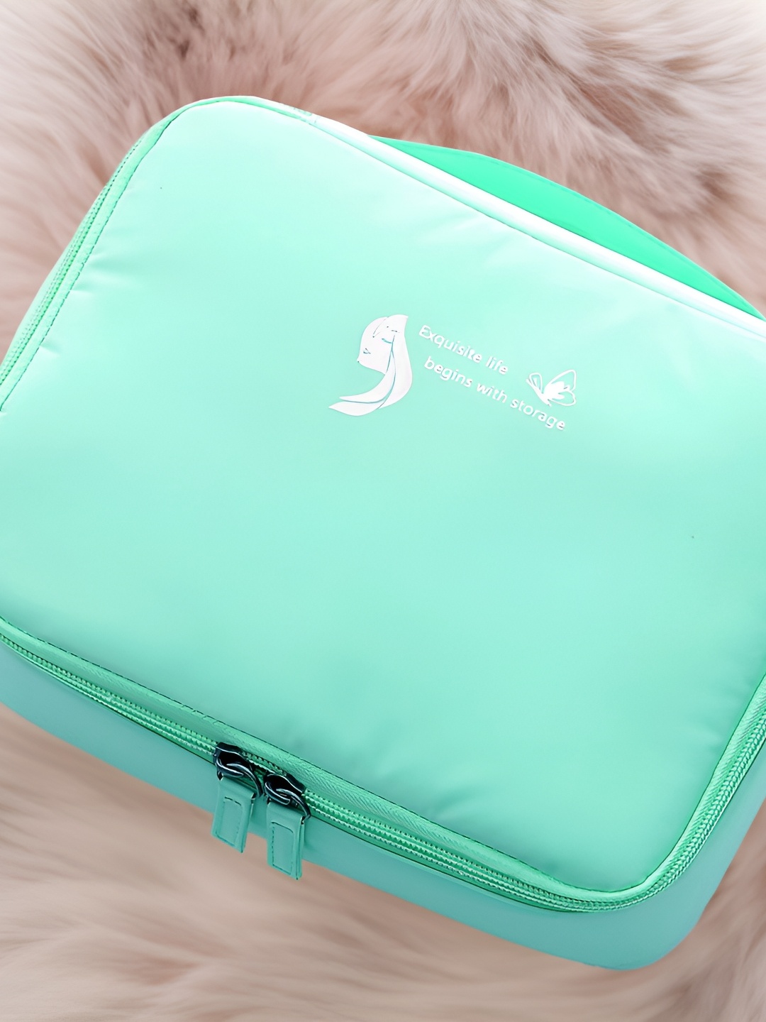 

Aura Turquoise Blue Set of 1 Water Resistant Makeup Organiser Organisers