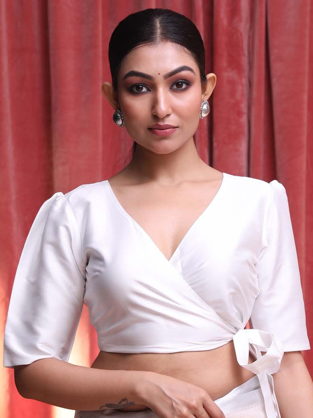

Indethnic V-Neck Short Sleeves Saree Blouse, White