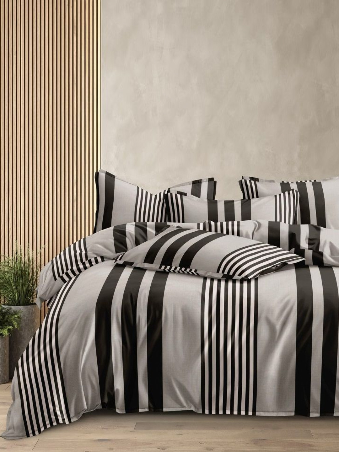 

Laying Style Grey & Black Striped Polycotton 4 Piece Double King Regular Bedding Set
