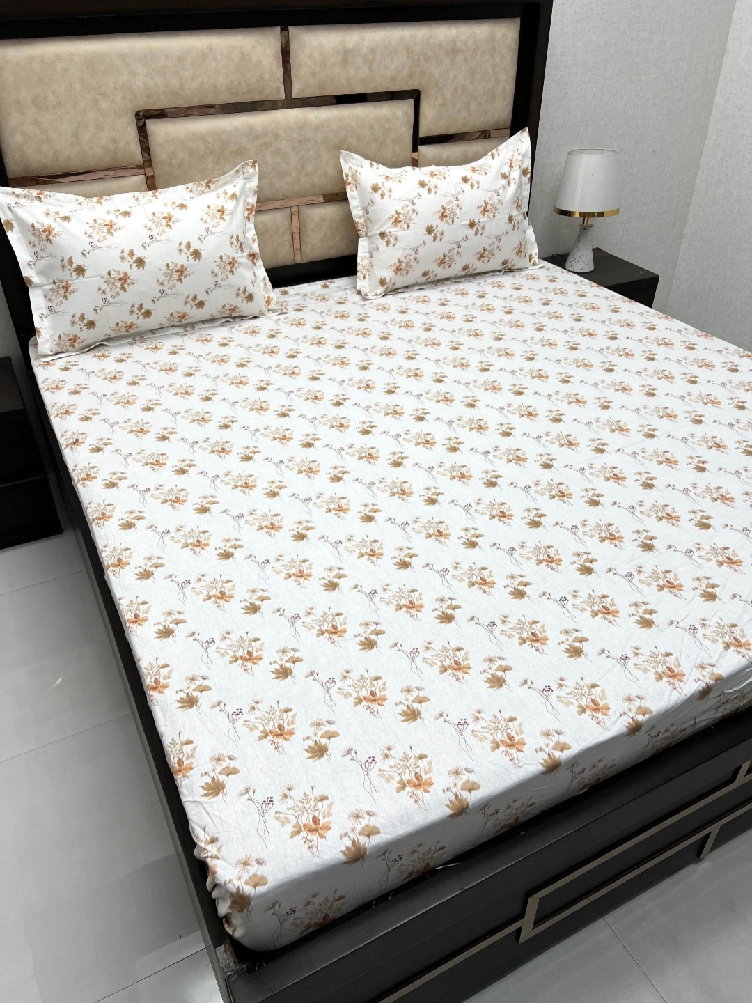 

Pure Decor White & Orange Floral 300 TC King Bedsheet with 2 Pillow Covers