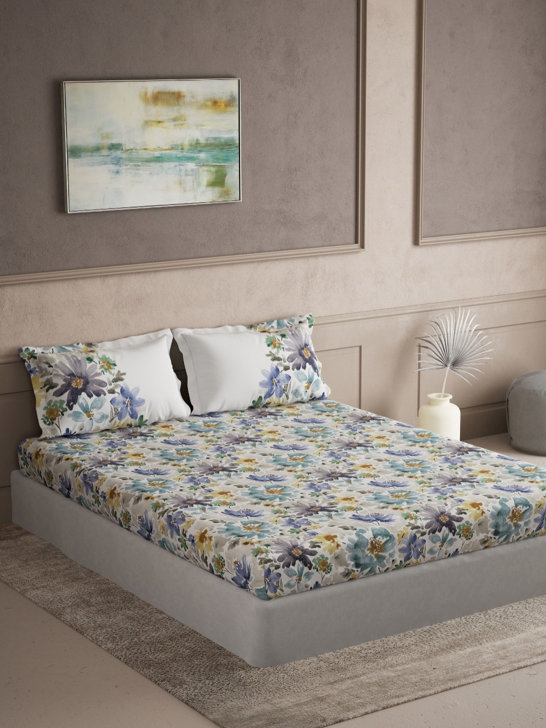 

DDecor White & Blue Floral 144 TC King Bedsheet with 2 Pillow Covers