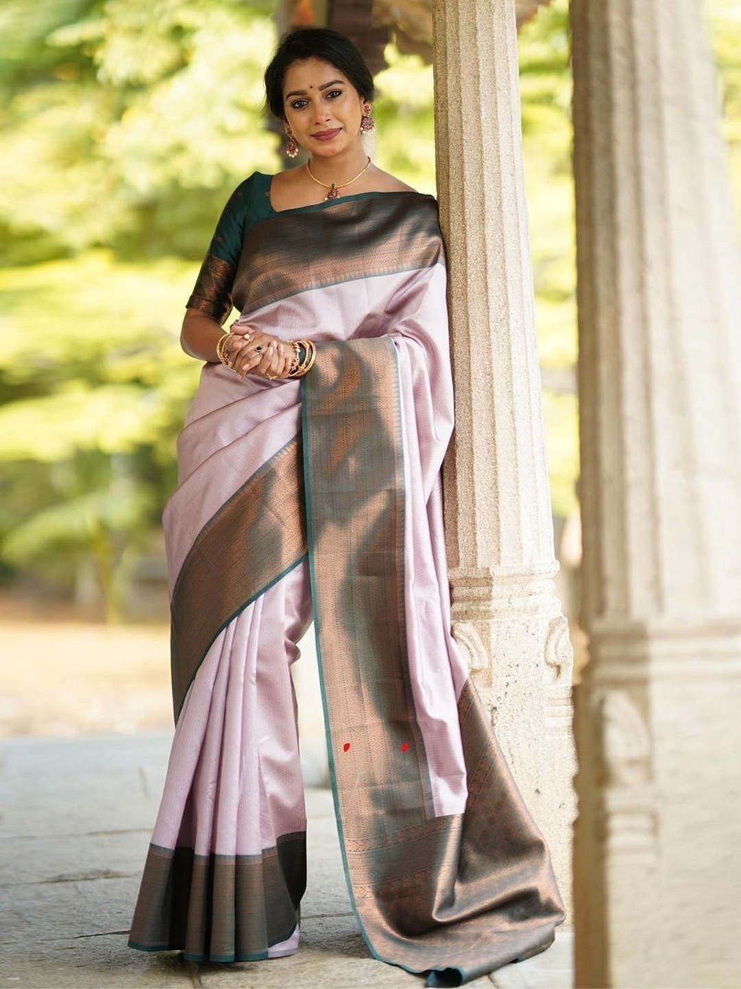 

Upalksh Woven Design Zari Banarasi Saree, White