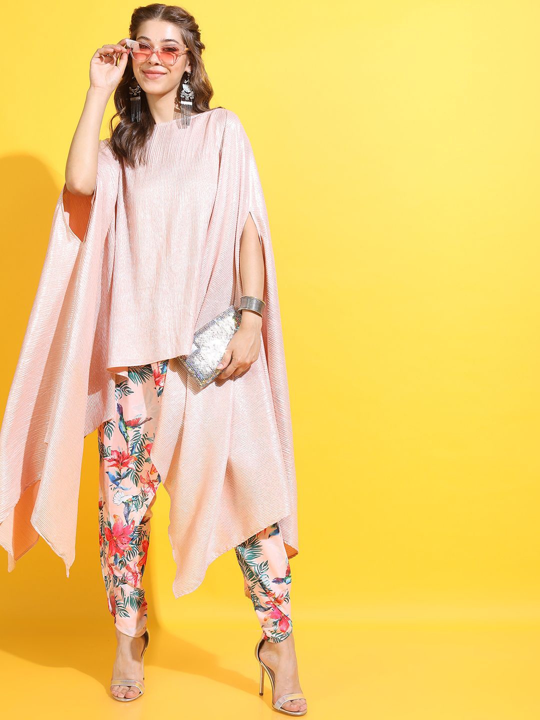 

Vishudh Women Ethnic Motifs Printed Regular Kurti with Dhoti Pants, Peach