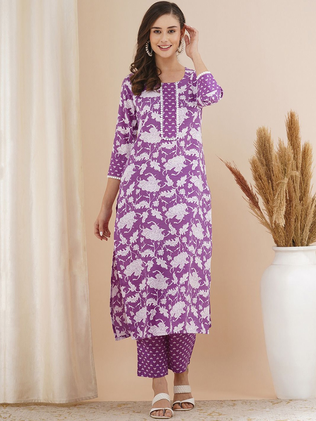 

Anni Designer Women Floral Printed Regular Kurta with Trousers, Purple