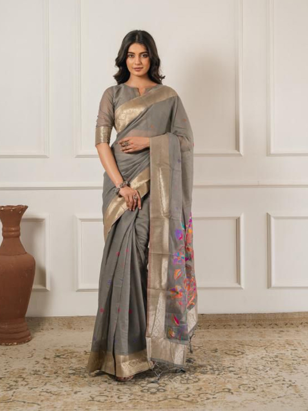 

Dori Woven Design Zari Jamdani Saree, Grey