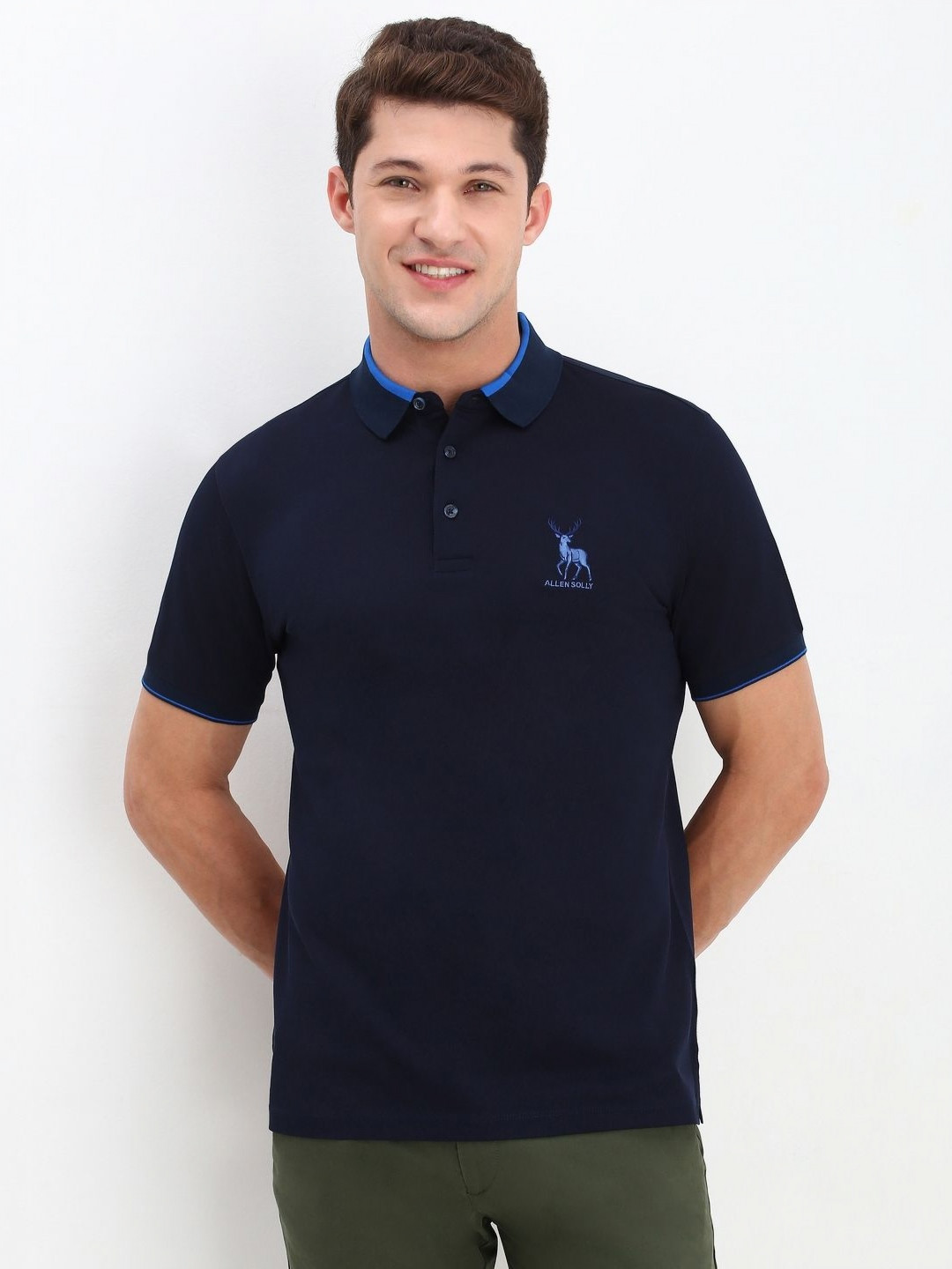 

Allen Solly Men Polo Collar Applique T-shirt, Navy blue