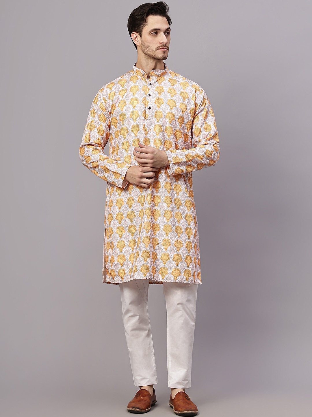 

Yugnik Men Floral Regular Kurta with Pyjamas, Yellow