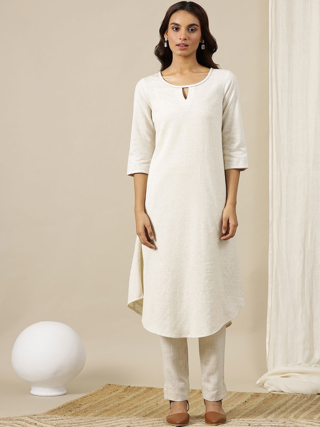 

AURELIA Women Embroidered Keyhole Neck Gotta Patti Kurta, Cream