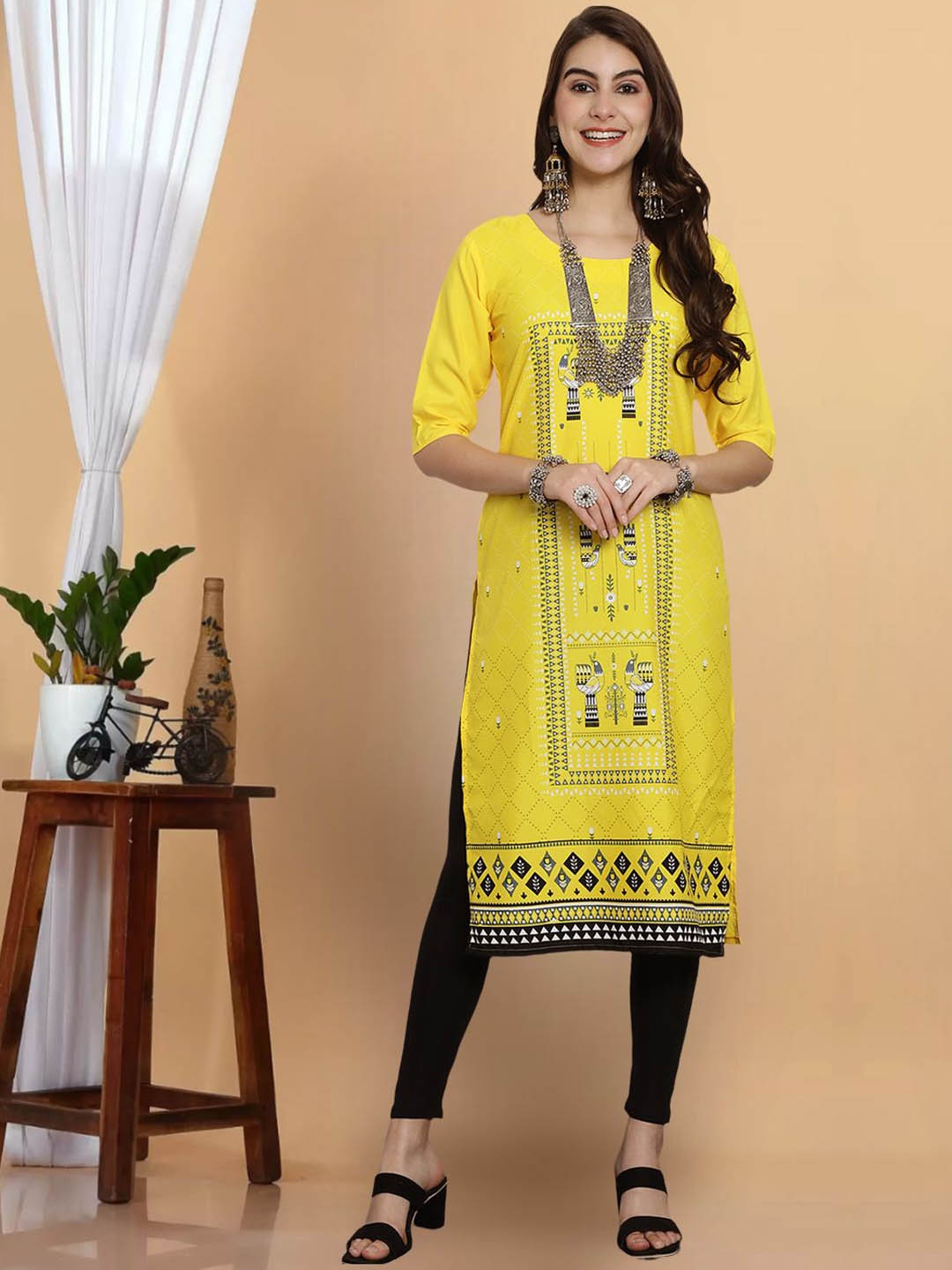 

1 Stop Fashion Geometric Printed Round Neck Straight Kurta, Yellow