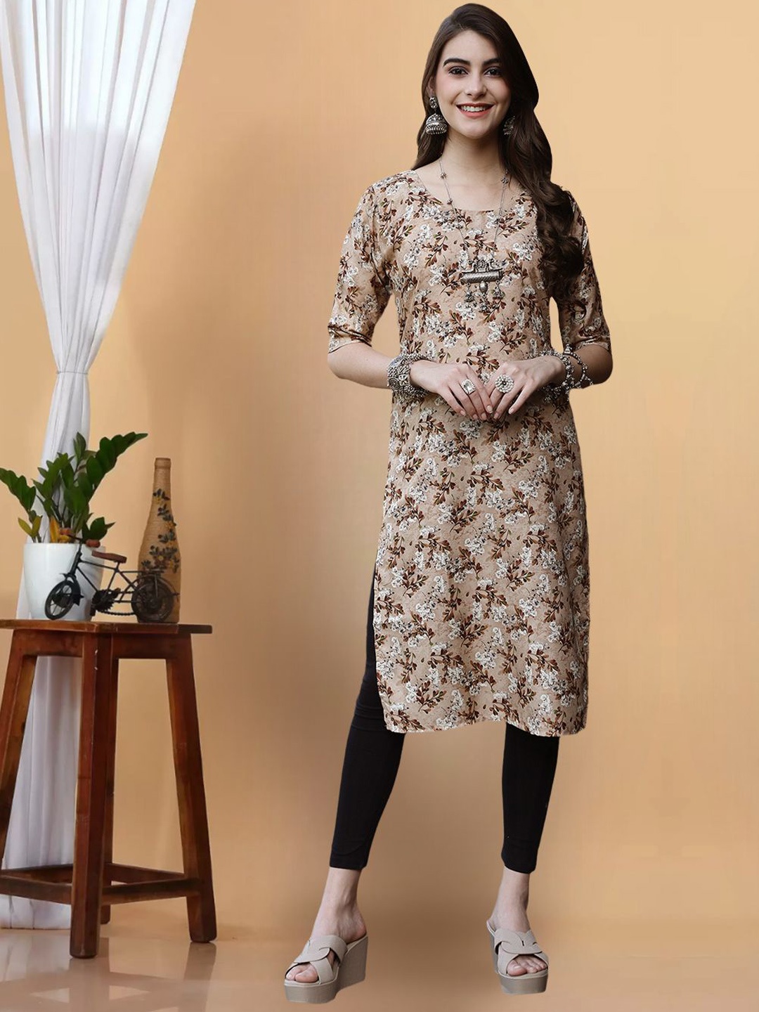 

7Threads Floral Printed Round Neck Straight Kurta, Brown