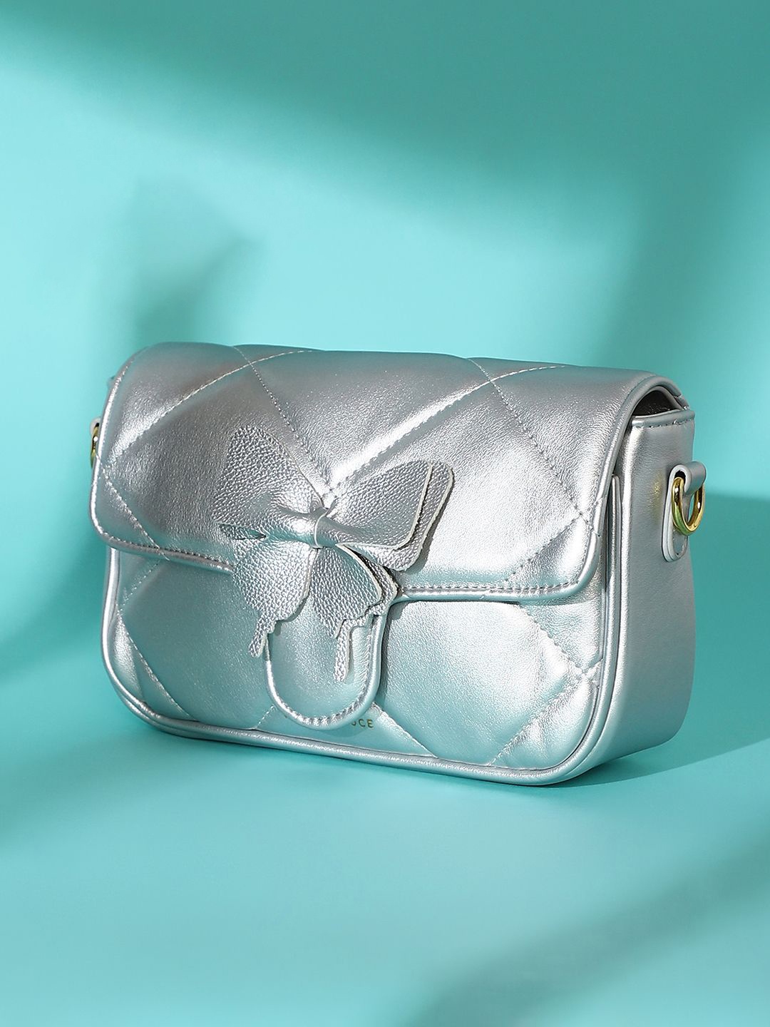 

HAUTE SAUCE by Campus Sutra Leather Oversized Structured Shoulder Bag with Tasselled, Silver