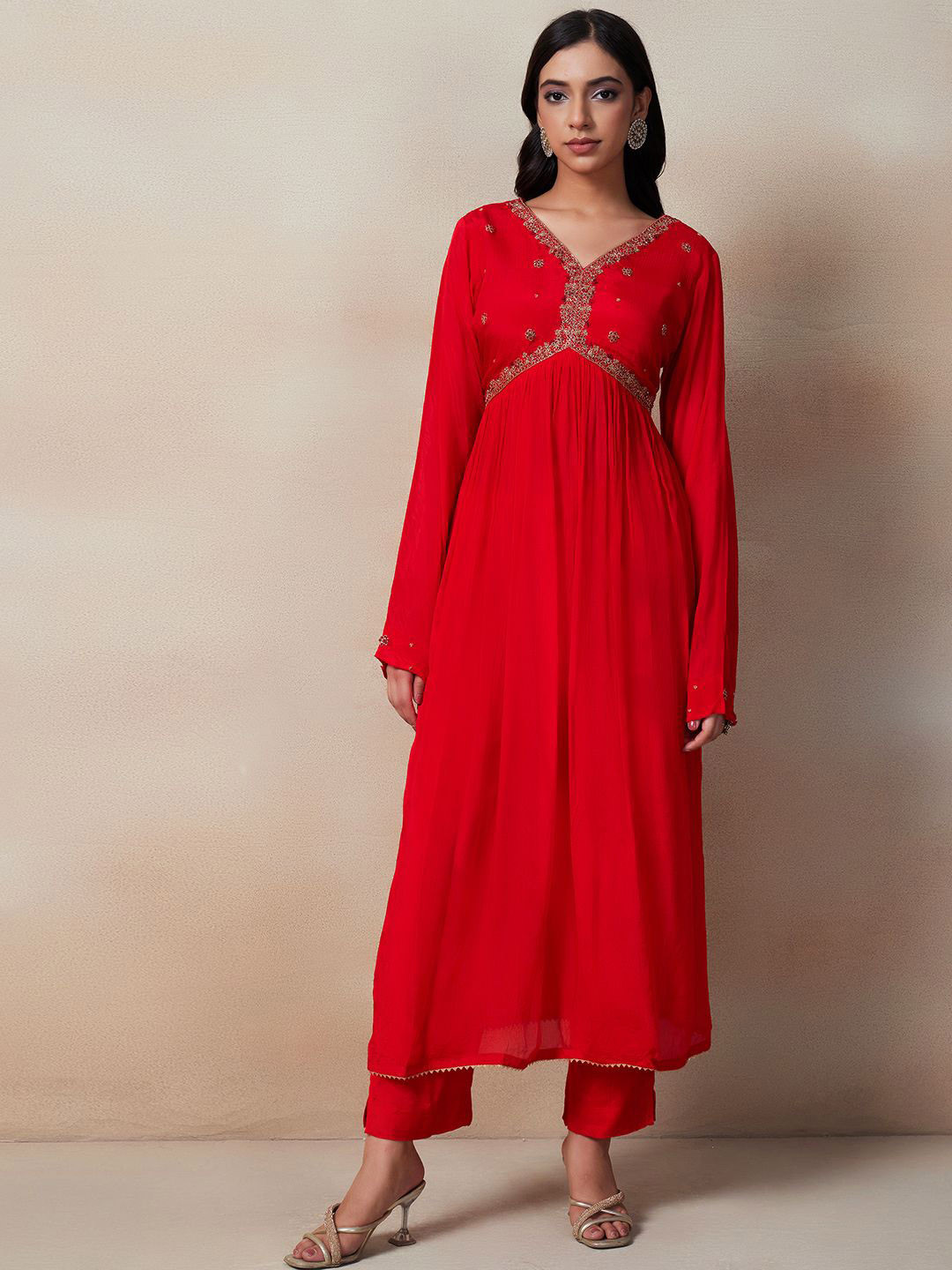 

Rang by Indya Women Ethnic Motifs Embroidered Regular Thread Work Kurta with Trousers & With Dupatta, Red
