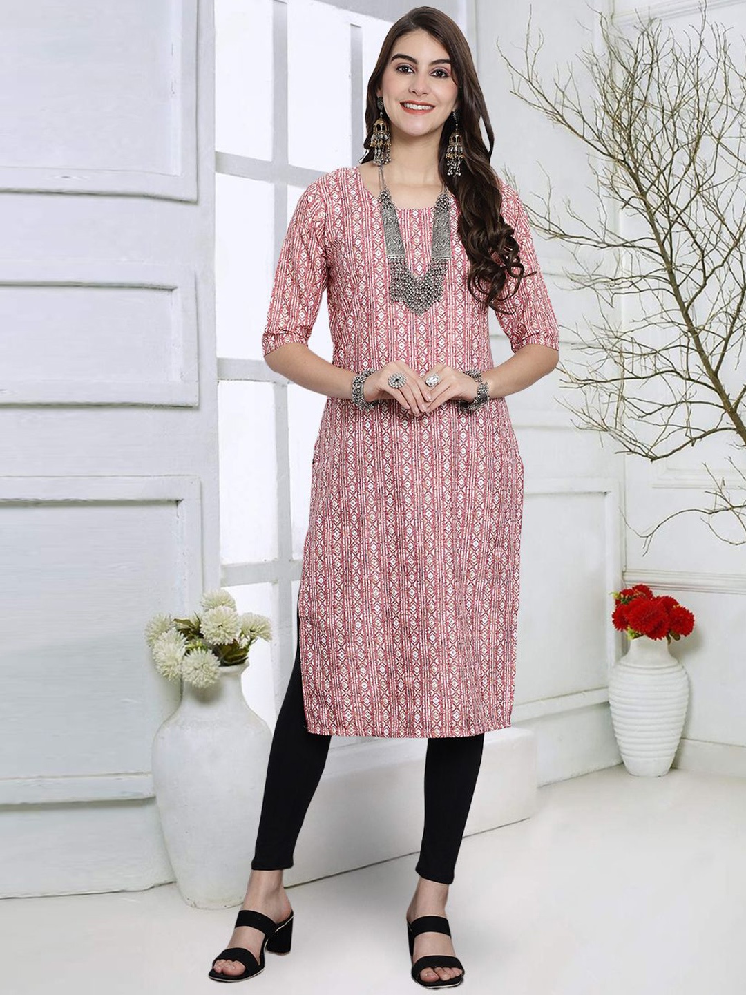 

7Threads Ethnic Motifs Printed Three-Quarter Sleeves Straight Kurta, Red