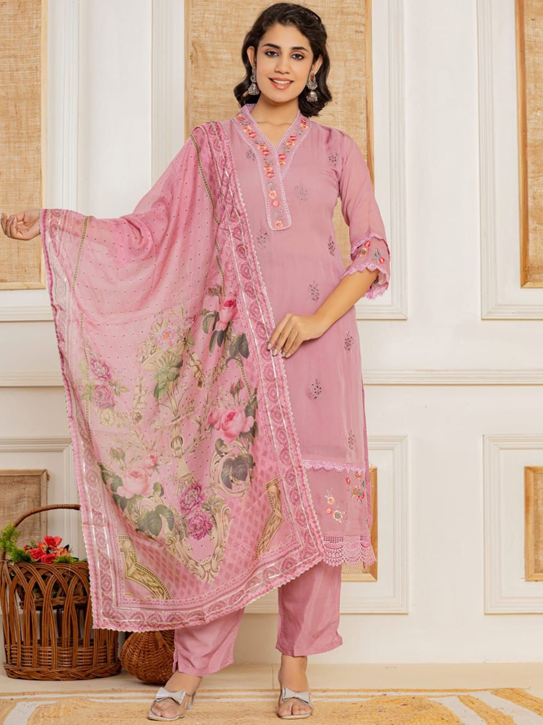 

KAJREE Women Ethnic Motifs Embroidered Regular Thread Work Kurta with Trousers & With Dupatta, Pink