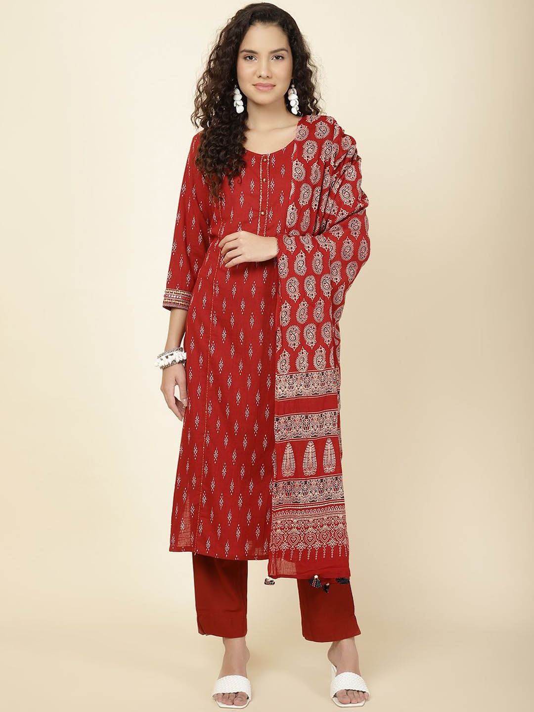 

Meena Bazaar Women Ethnic Motifs Printed Regular Kurta with Trousers & With Dupatta, Maroon