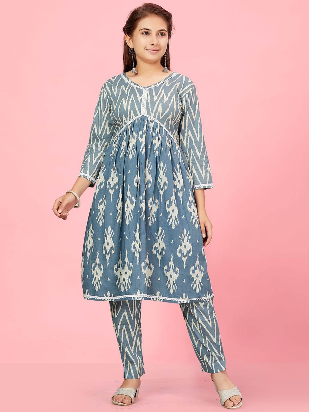 

BAESD Girls Ethnic Motifs Printed Pleated Pure Cotton Kurti with Trousers, Grey