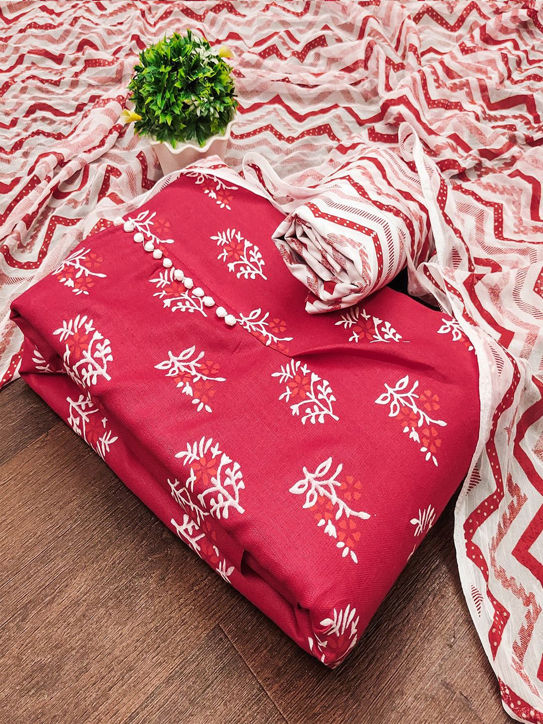 

Lilots Printed Unstitched Dress Material, Red