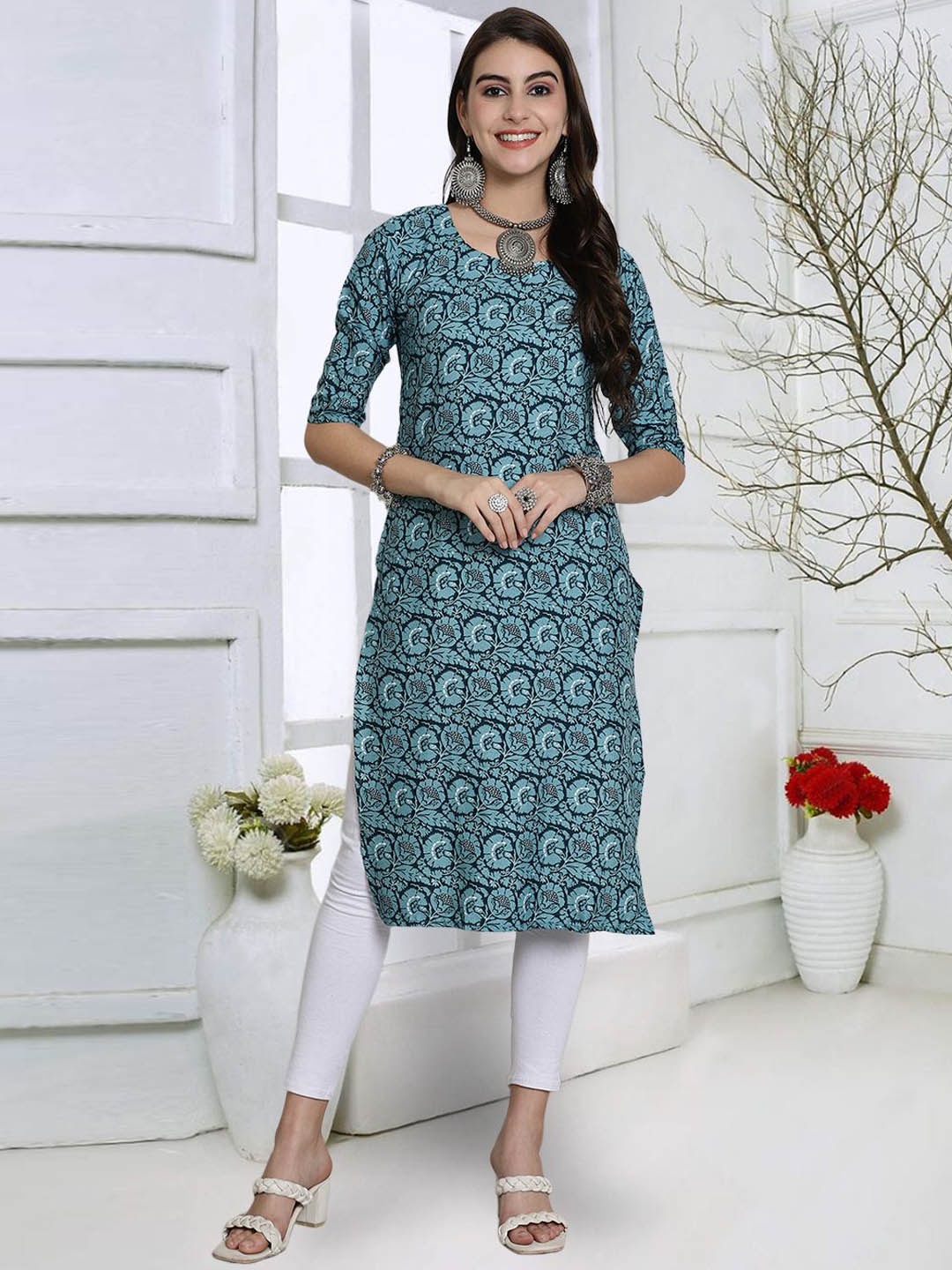 

7Threads Floral Printed Round Neck Straight Kurta, Blue