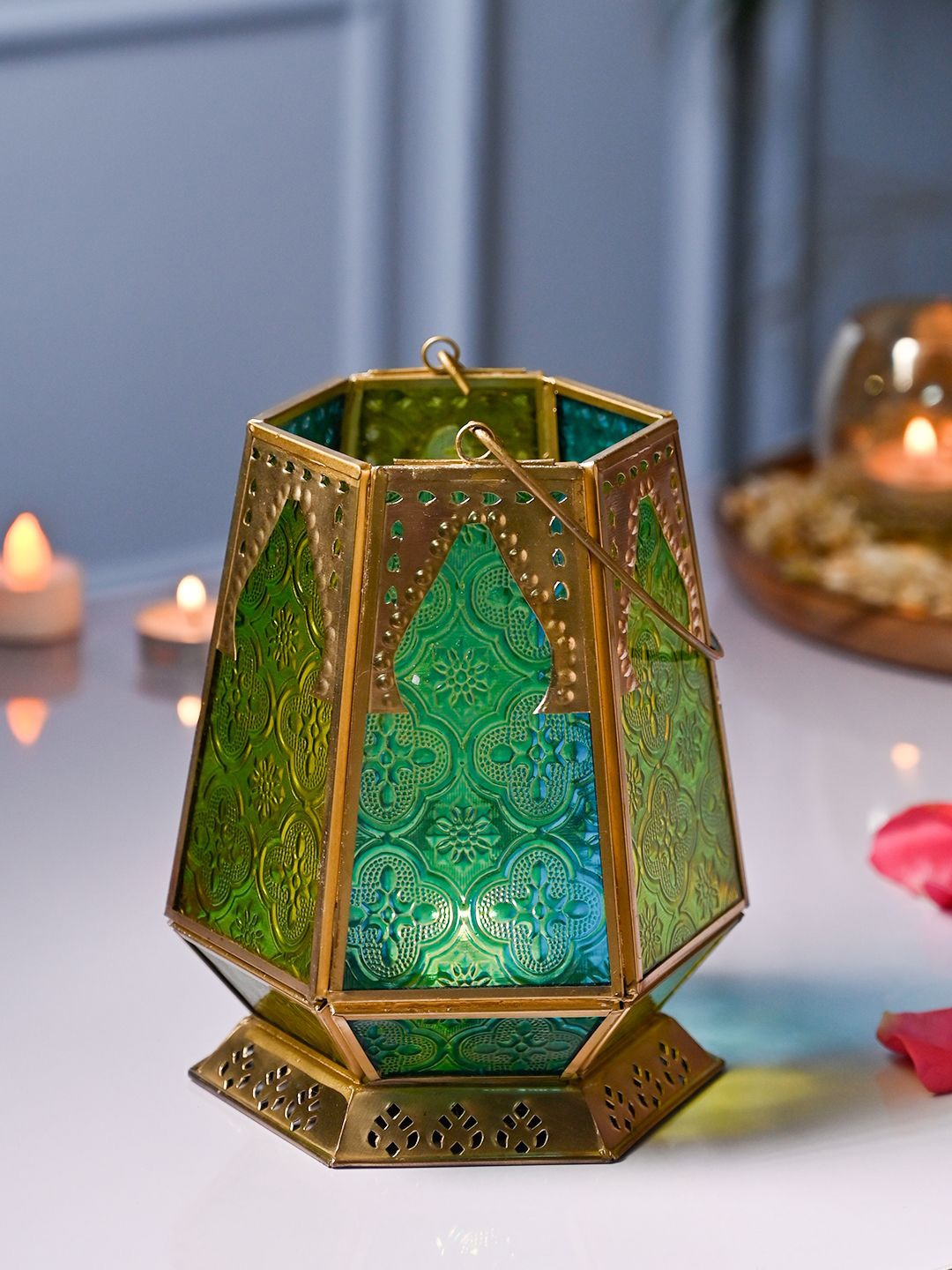 

MARKET99 Gold-Toned Candle Holder