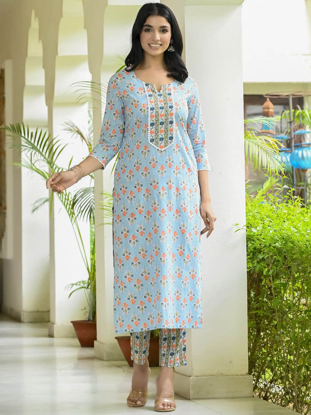 

Anni Designer Women Floral Printed Regular Kurta with Trousers, Blue