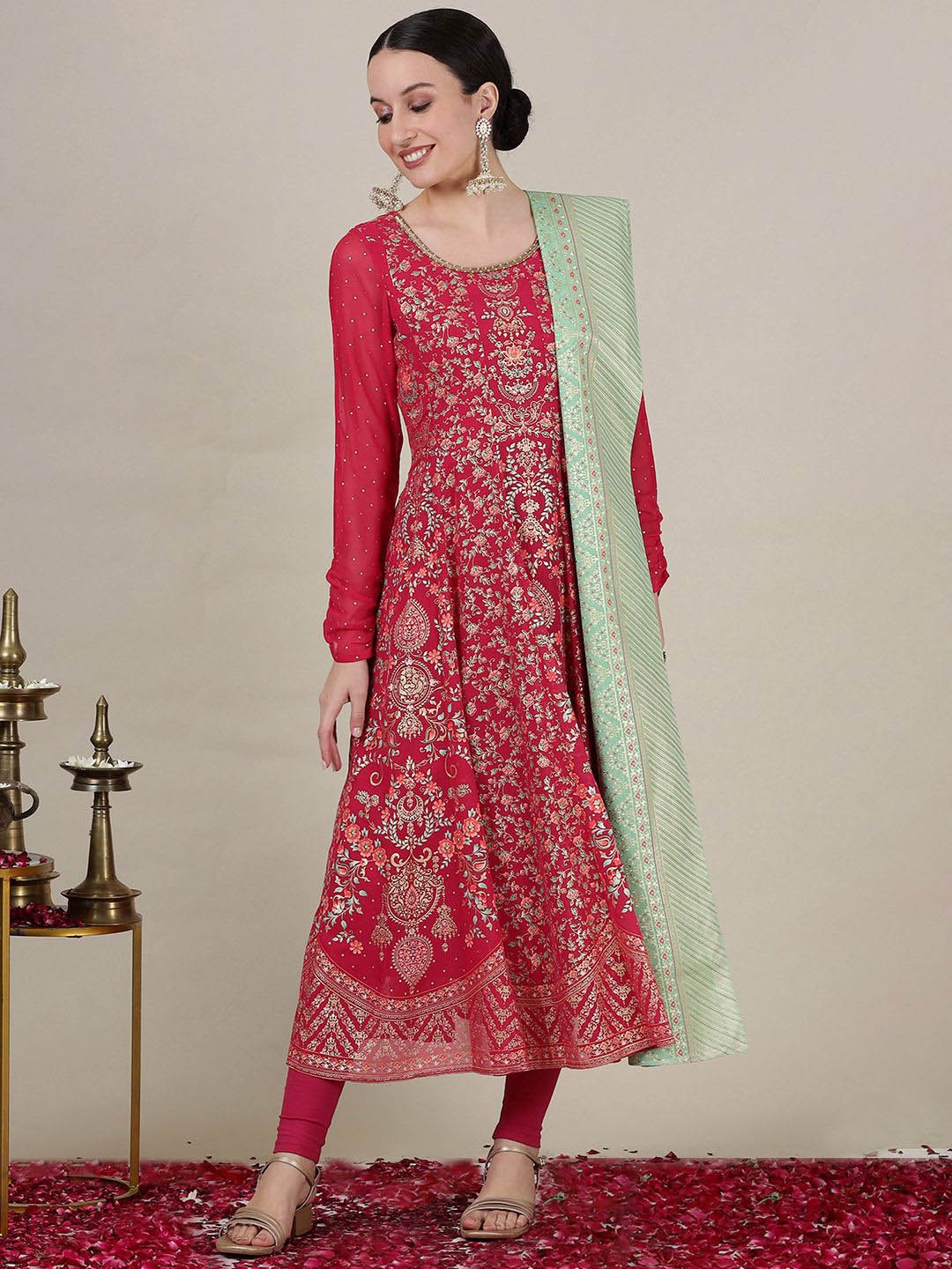 

AURELIA Women Printed Panelled Sequinned Kurta With Dupatta, Red