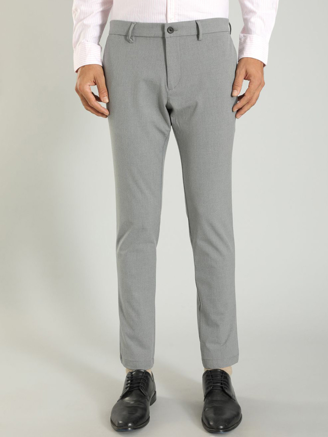 

Indian Terrain Men Urban - C Tapered Fit Trousers, Black