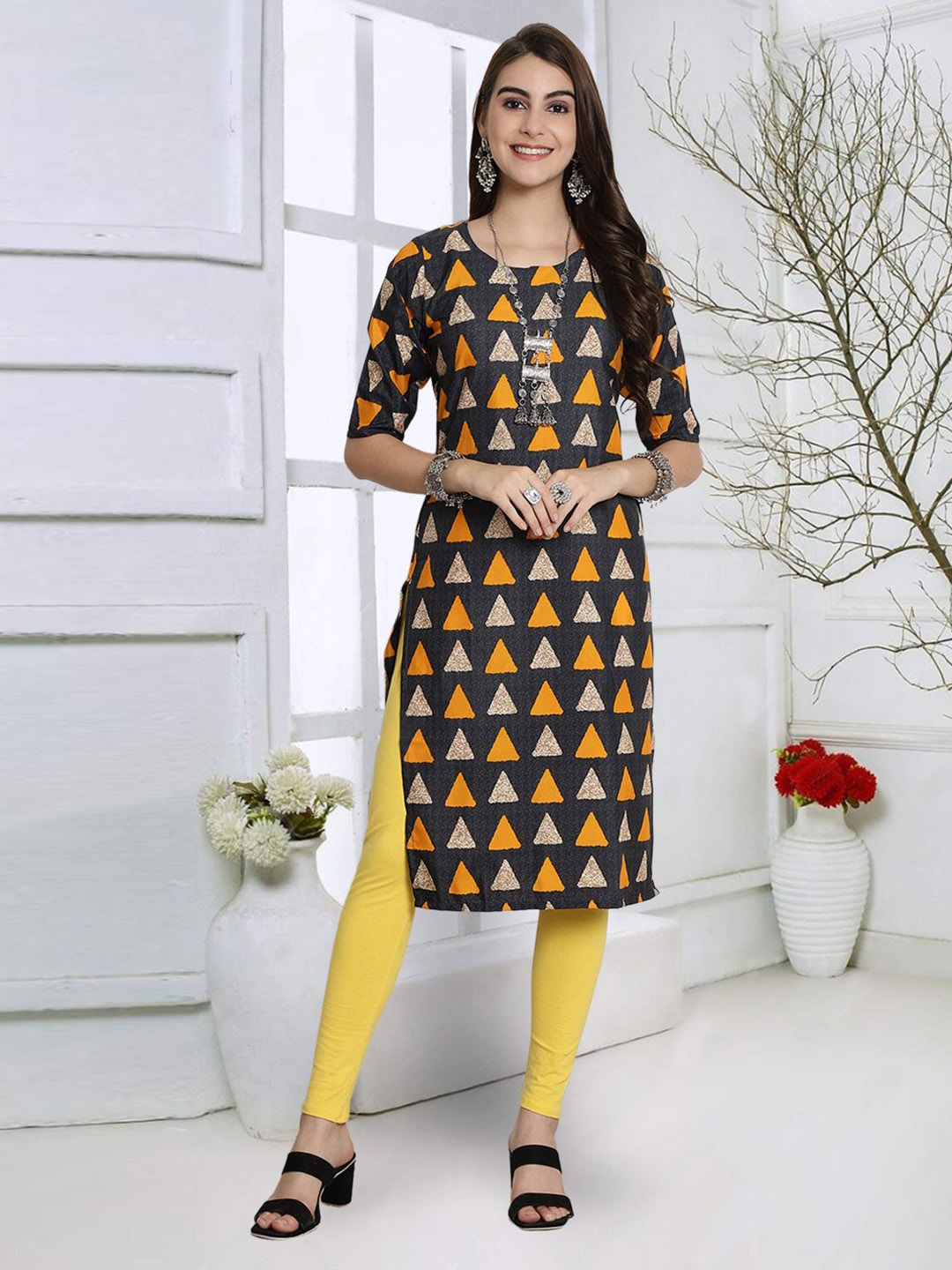 

7Threads Geometric Printed Round Neck Straight Kurta, Grey