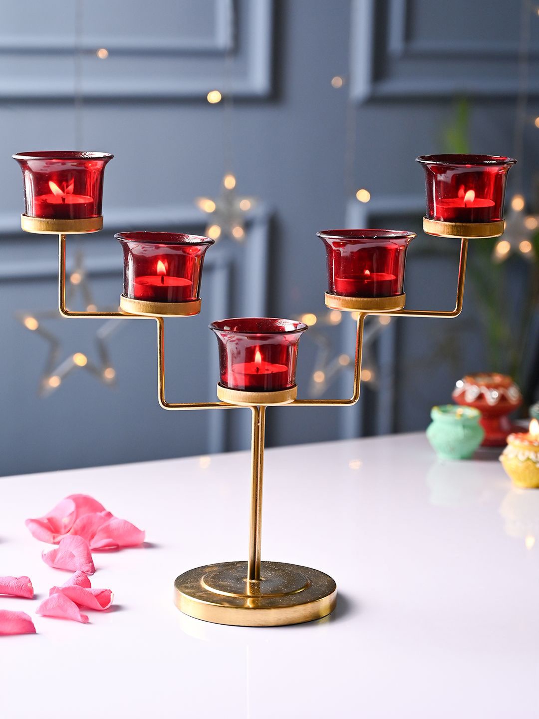 

MARKET99 Red & Gold-Toned Candle Holder