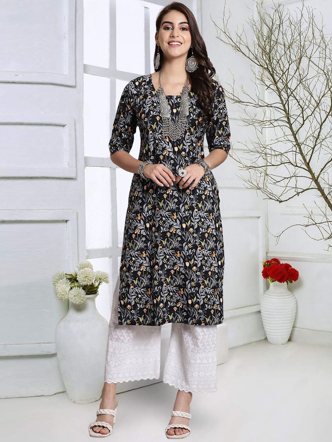 

7Threads Floral Printed Round Neck Straight Kurta, Black