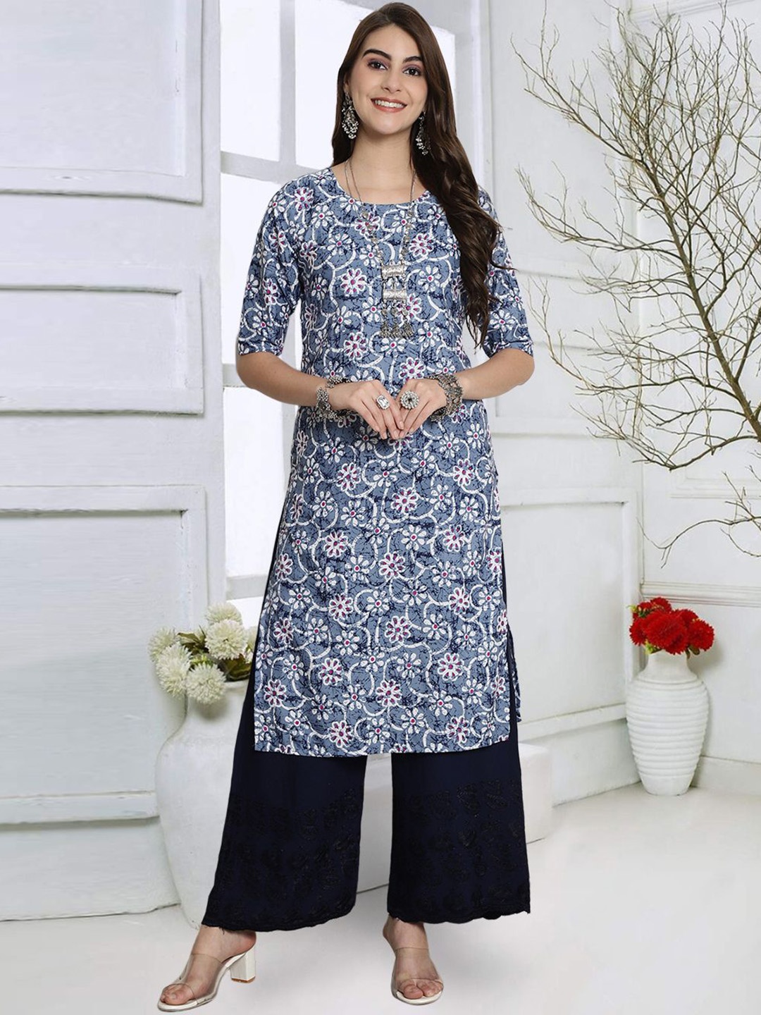 

7Threads Floral Printed Round Neck Crepe Straight Kurta, Blue