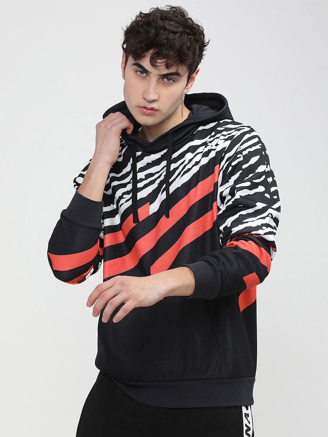 

HIGHLANDER Men Printed Sweatshirt, Black