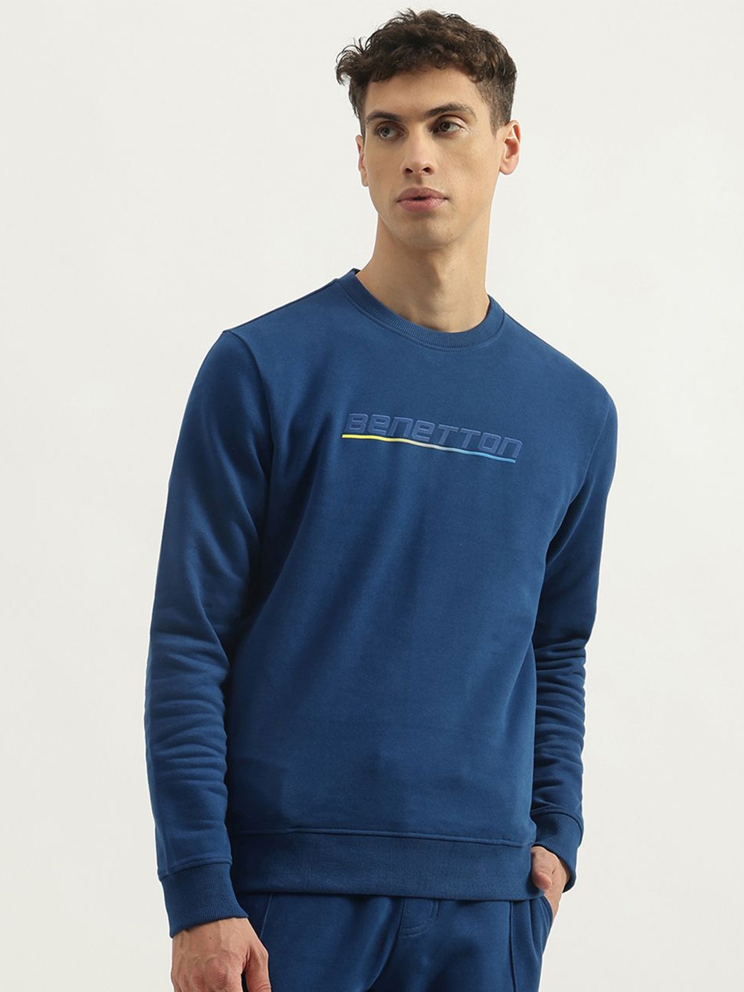 

United Colors of Benetton Men Solid Round Neck Sweatshirt, Blue