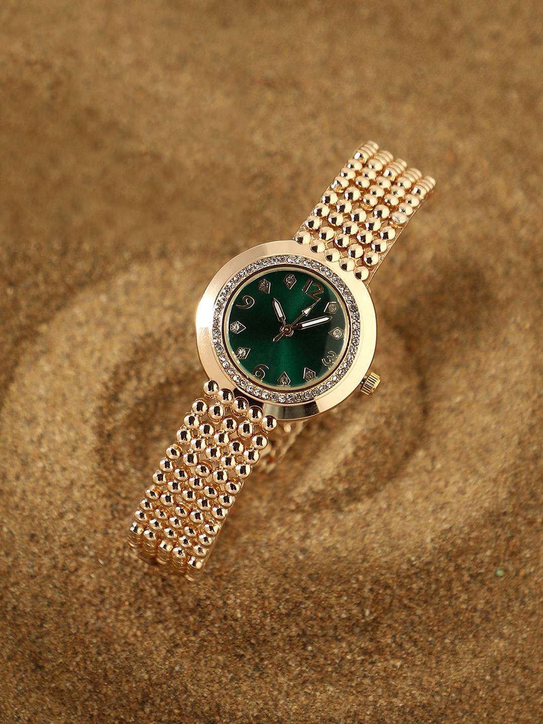 

HAUTE SAUCE by Campus Sutra Women Embellished Dial & Stainless Steel Bracelet Style Straps Analogue Watch, Gold