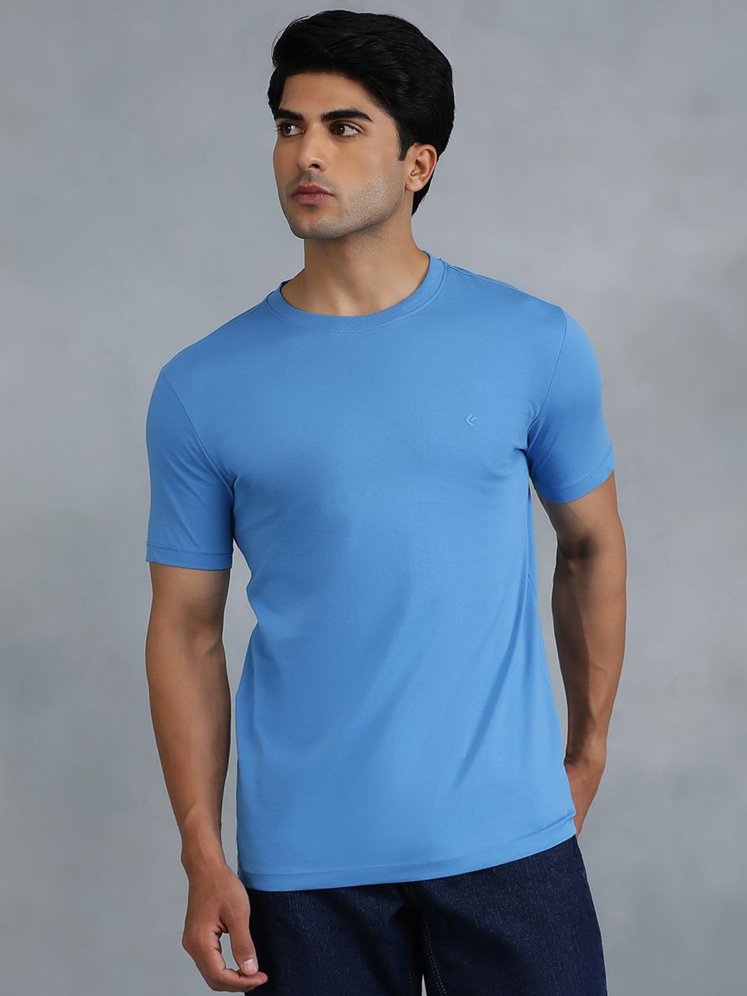 

Greenfibre Men Pure Cotton Pockets Slim Fit T-shirt, Blue