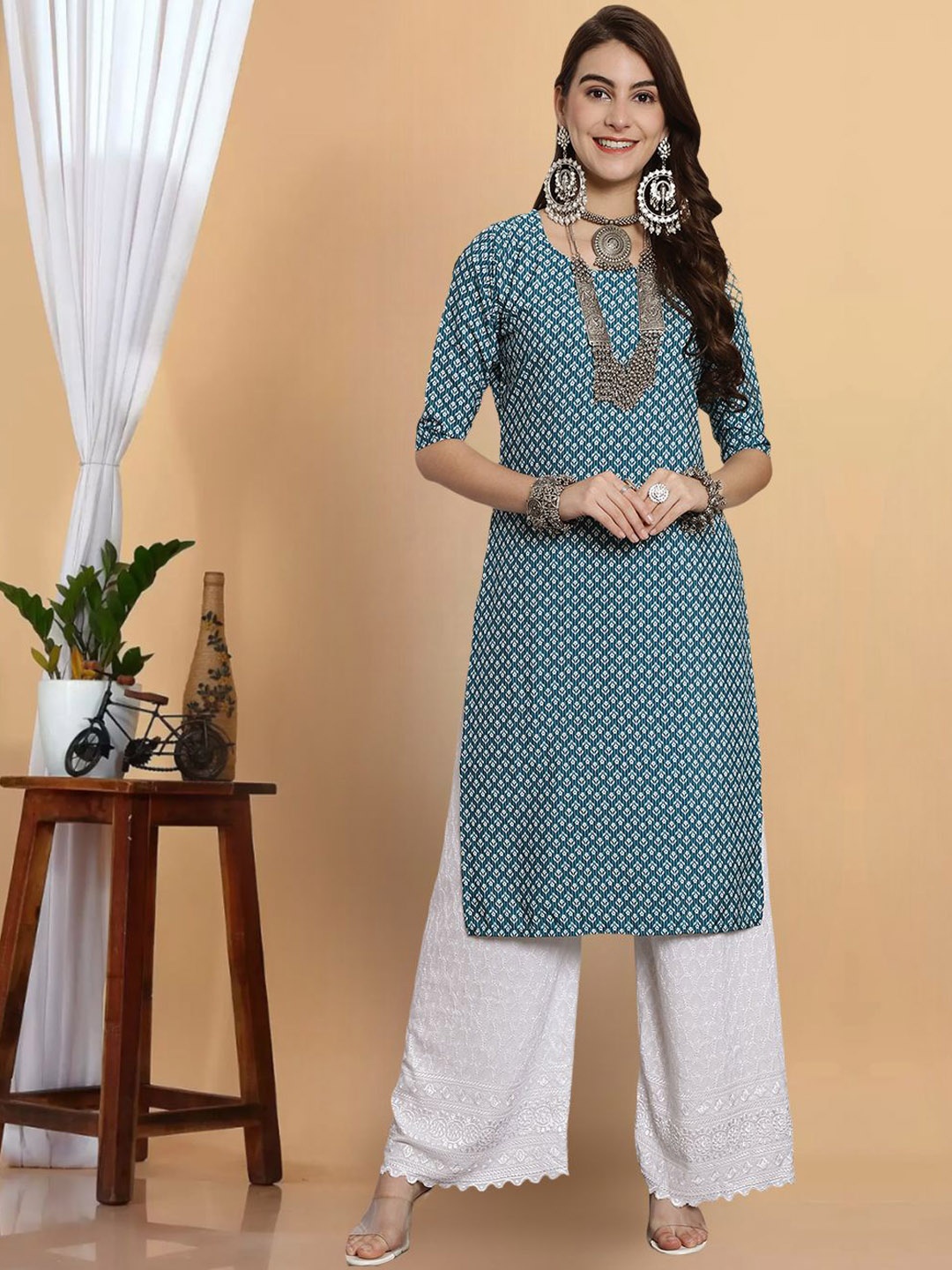 

7Threads Floral Printed Round Neck Straight Kurta, Blue