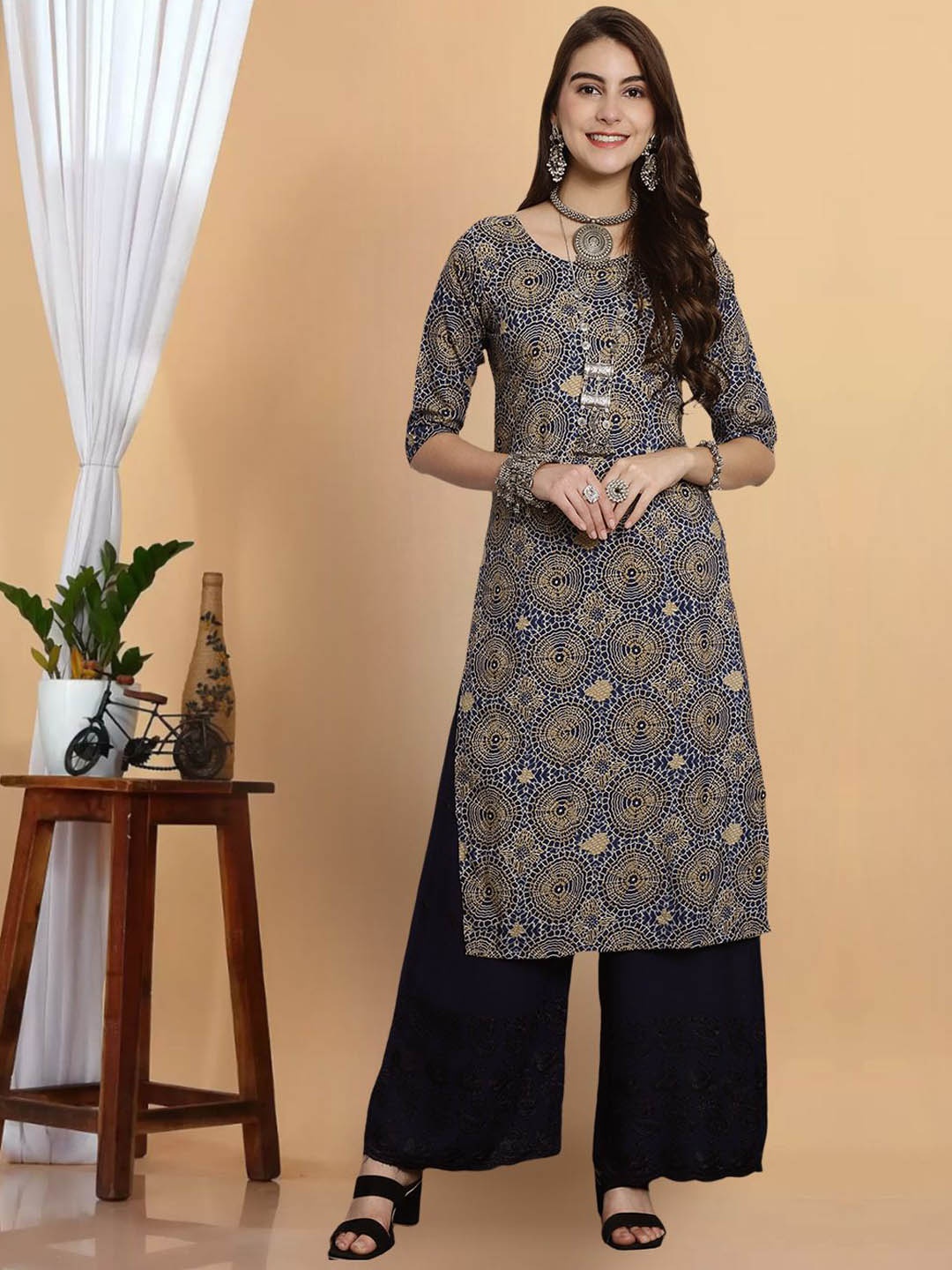 

1 Stop Fashion Geometric Printed Round Neck Three-Quarter Sleeves Straight Kurta, Navy blue