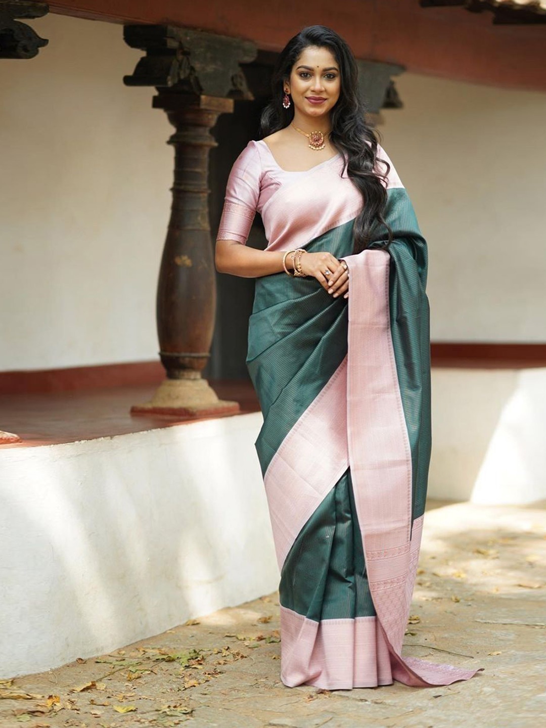 

Upalksh Zari Silk Blend Banarasi Saree, Green