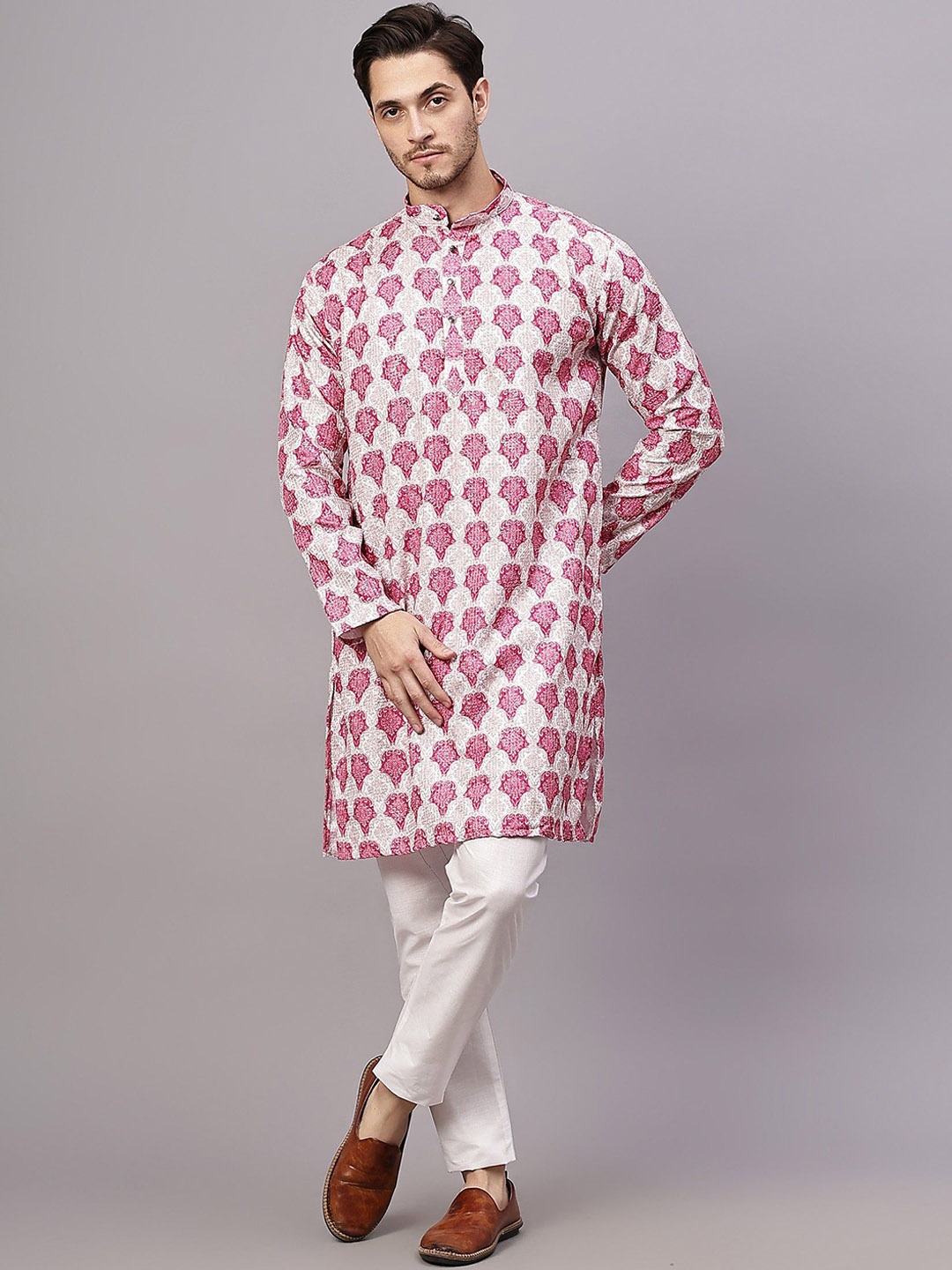 

Yugnik Men Kurta Sets, Pink