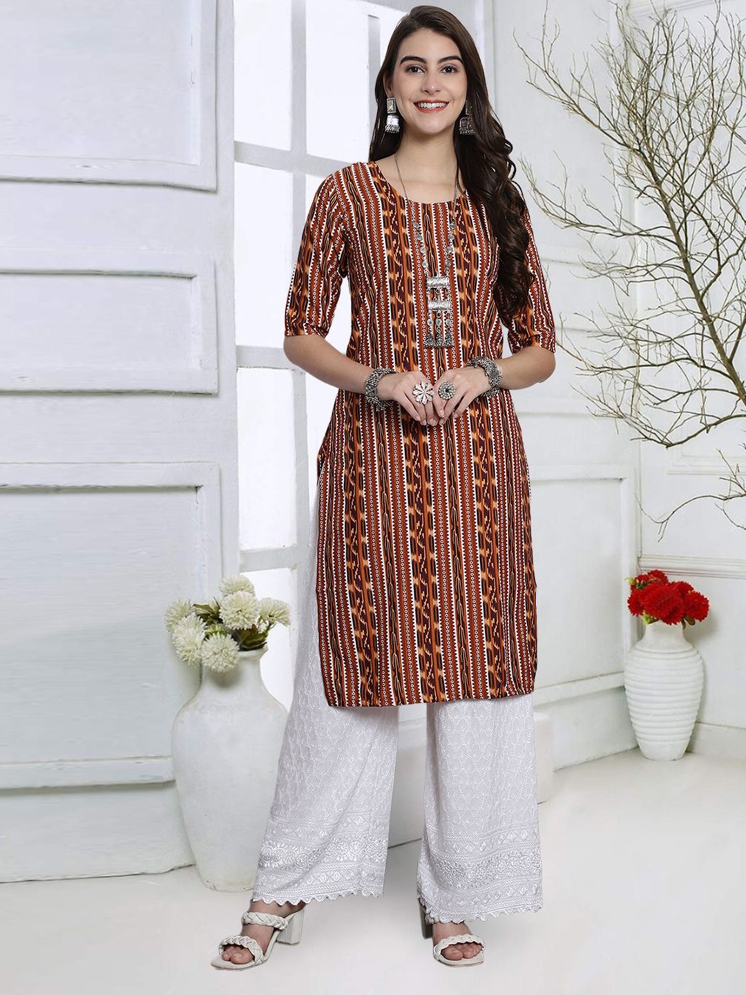 

7Threads Geometric Printed Round Neck Straight Kurta, Brown