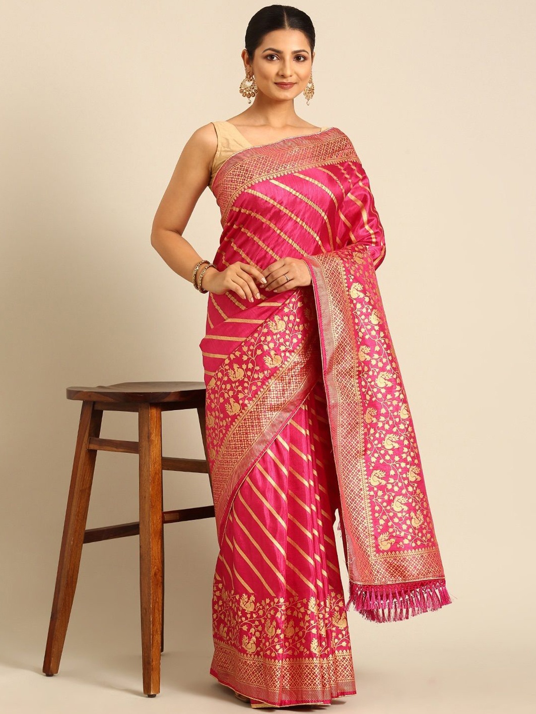 

all about you Printed Striped Saree, Pink