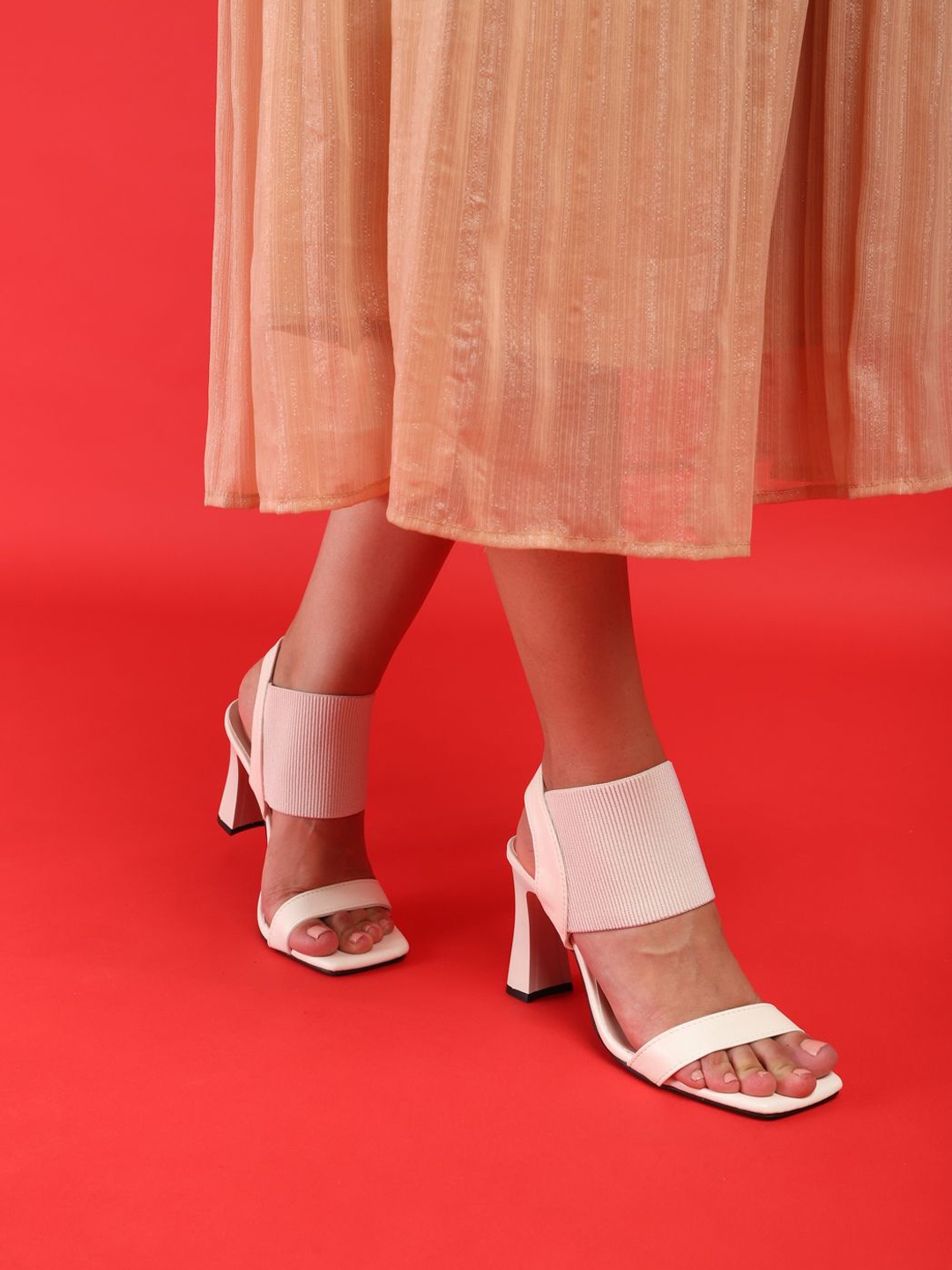 

Truffle Collection Colourblocked PU Block Mules with Buckles, Off white
